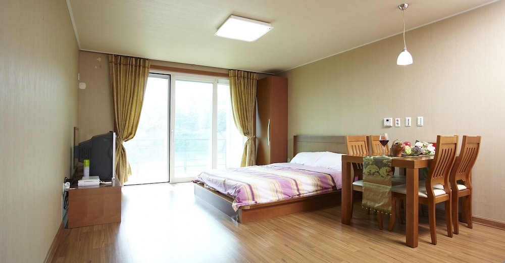Club Olympia Pension & Resort