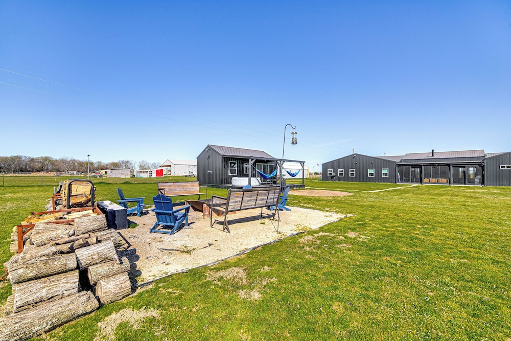 6 Mi to Lake Tawakoni: Texas Family Home