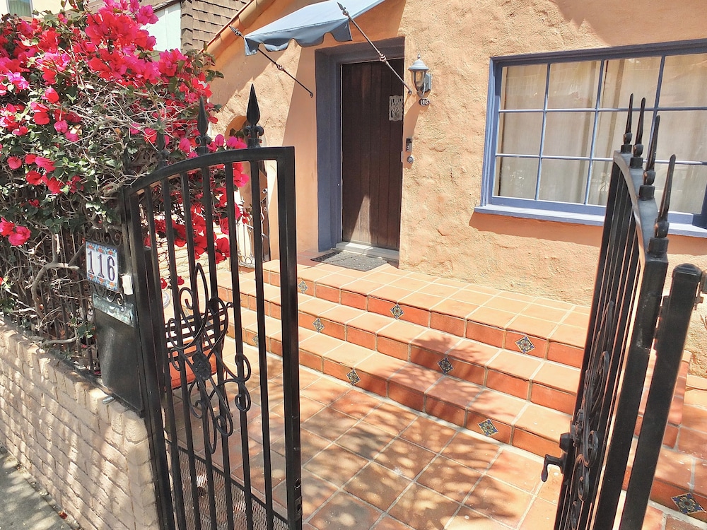 La Brisa 1 Block From the Beach! view 2