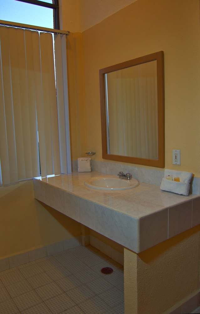 Sunrock Hotel and Suites
