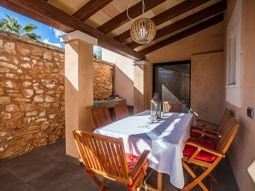 Pool House Marineta view 2