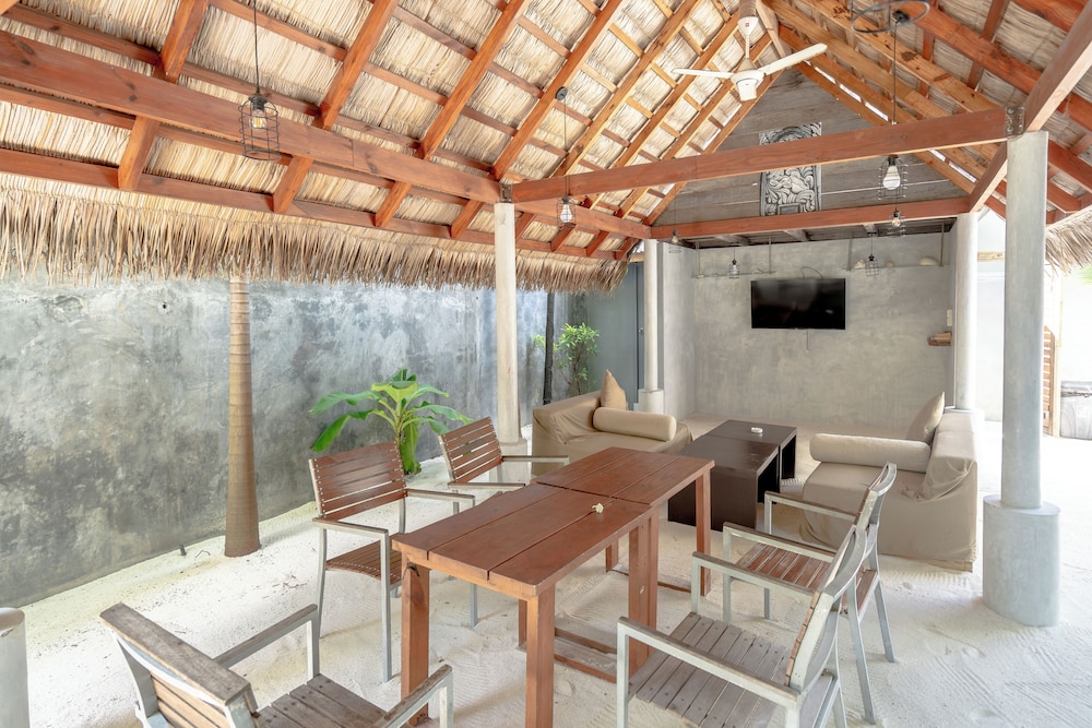 Brickwood Ganduvaru photo 4