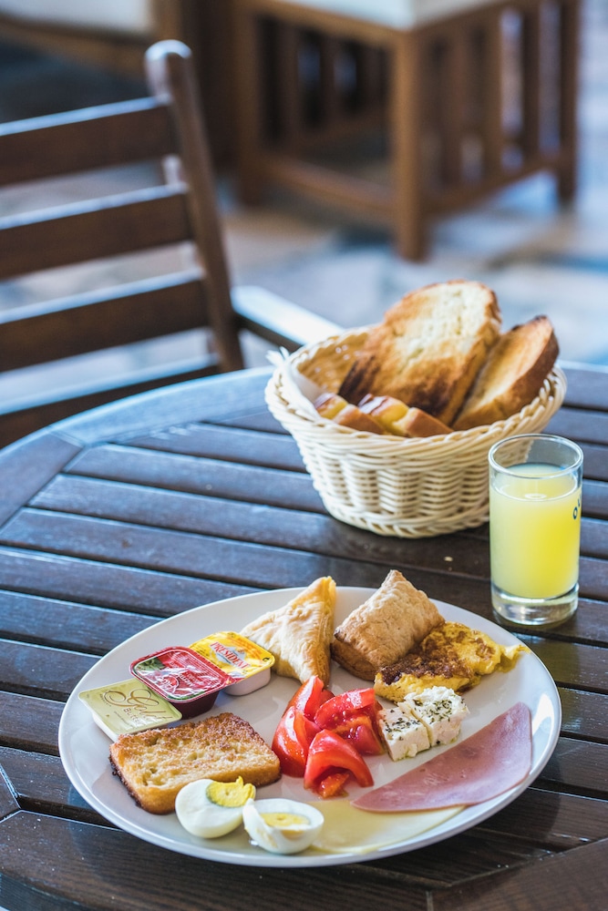Santa Rosa Hotel & Beach photo 3