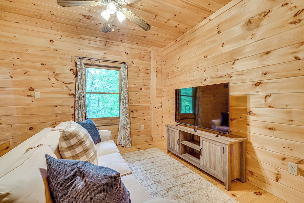 Morganton Cabin < 1/2 Mi to Blue Ridge Lake! view 4