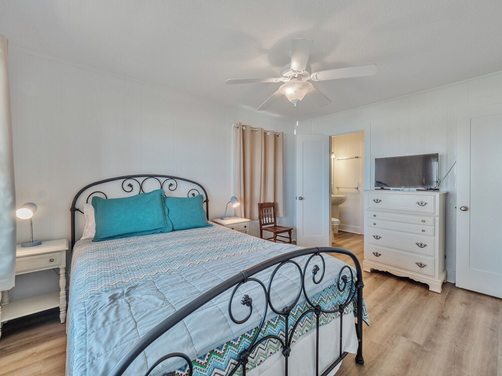 Walking on Sunshine by Topsail Realty