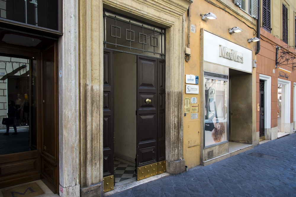 Rome Frattina 27