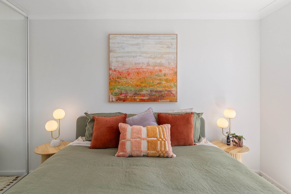Spacious Apartment Near Cronulla Beach