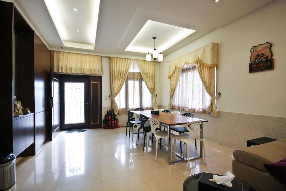 VV House