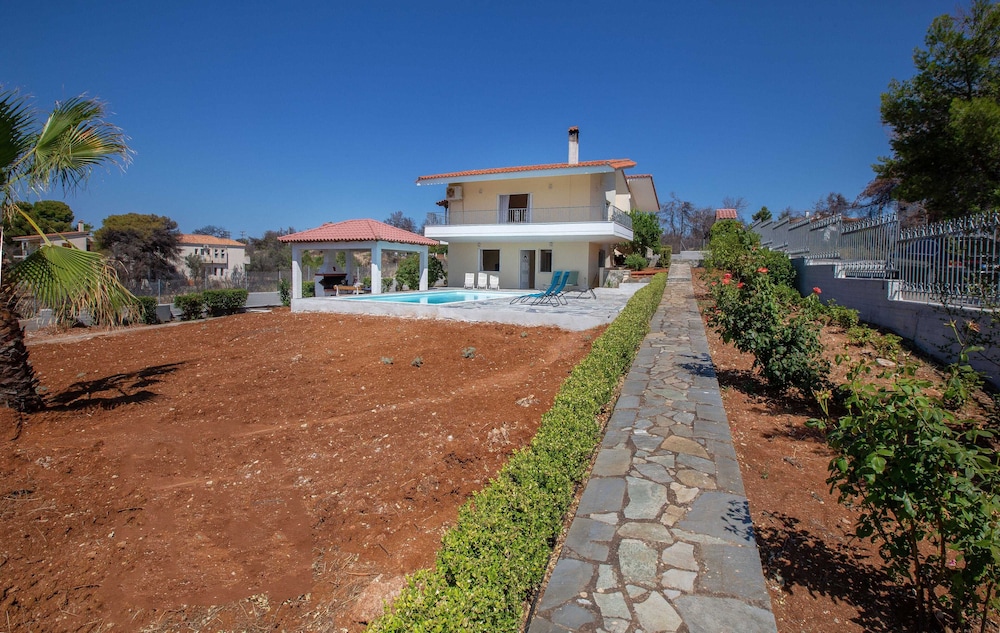 Villa with S. Pool Theologos by GHH