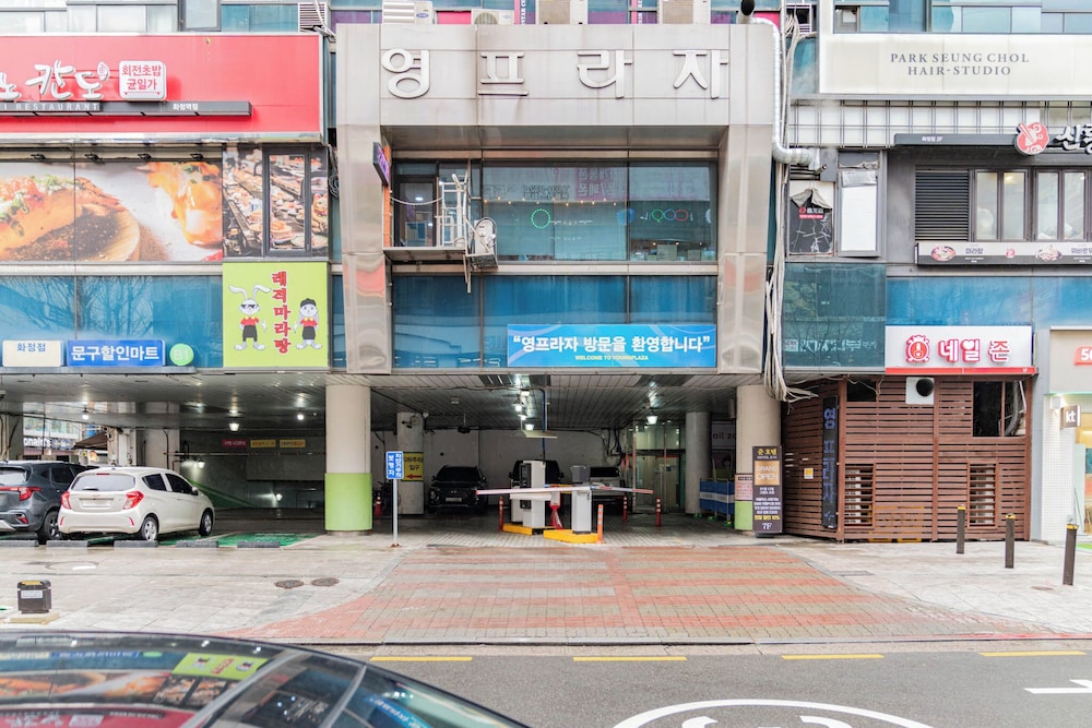 Hwajeong Hotel jun