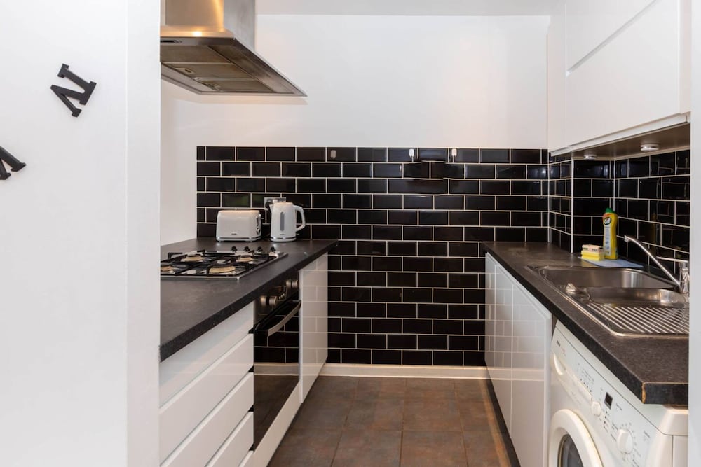 Radiant 2 Bedroom Apartment in East London