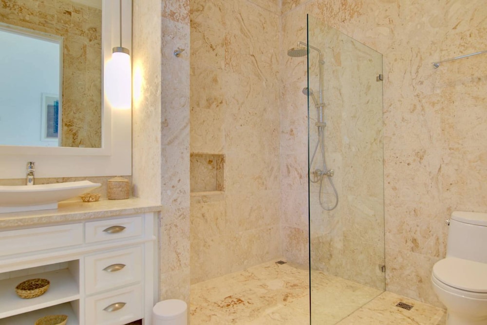 Villa Alta Gracia w Private Pool Designer Decor