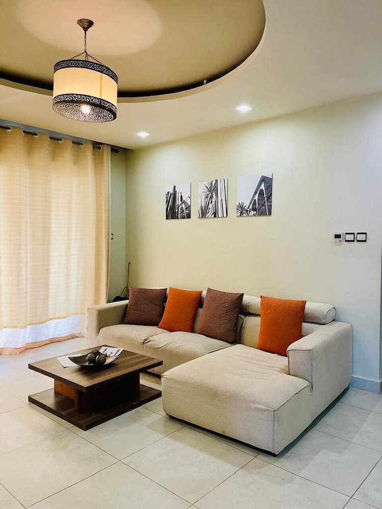 Luxury Oceanline Apartment-Shaza
