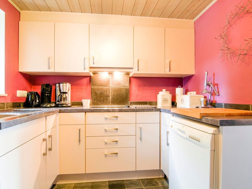 Great Holiday Home in Bastogne With Sauna