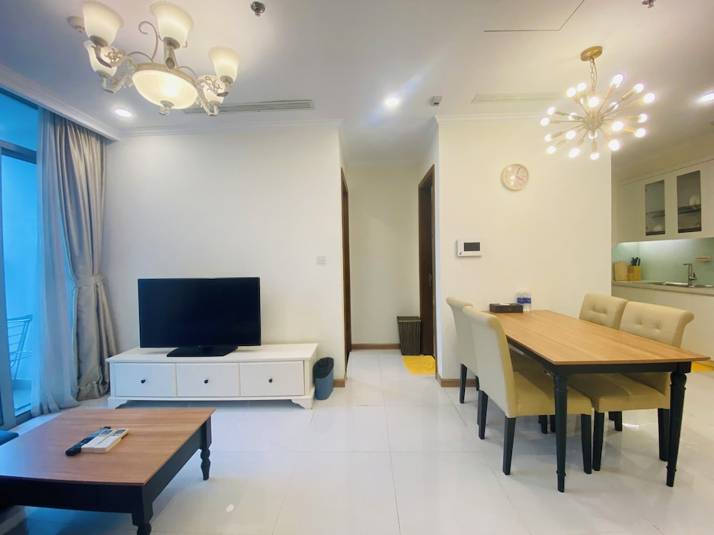The Aquamarine Landmark Suites - Poolside Access at L4B