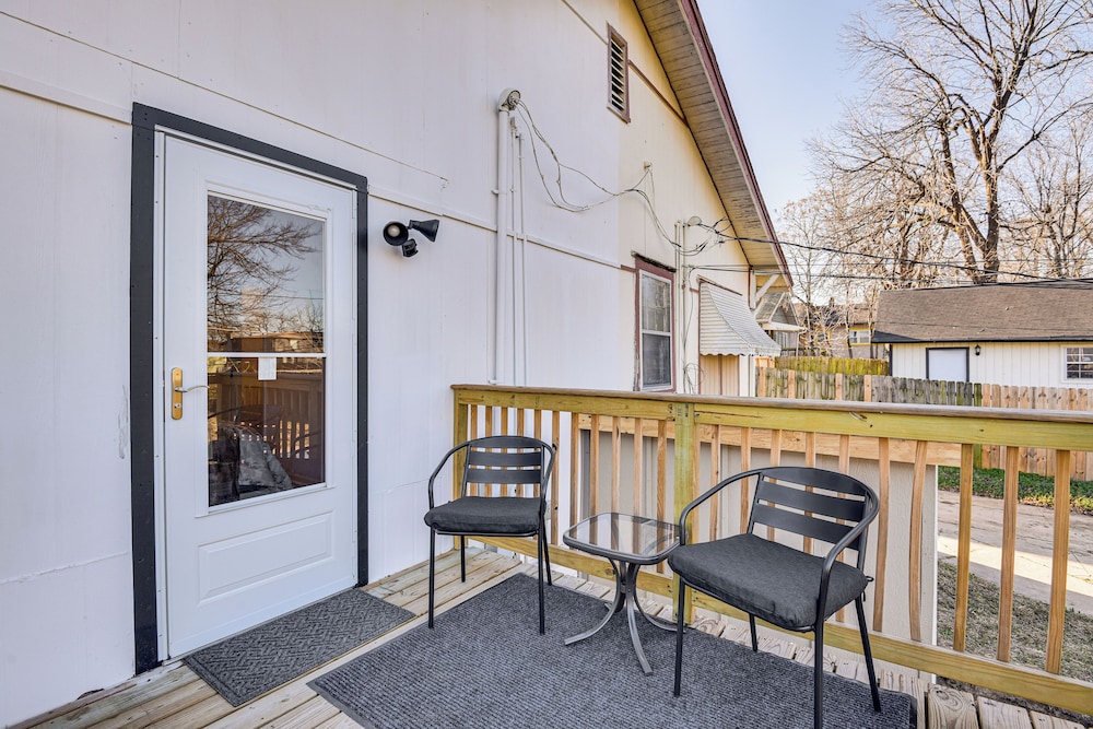 1 Mi to Tulsa Arts District: Updated Home w/ Deck!