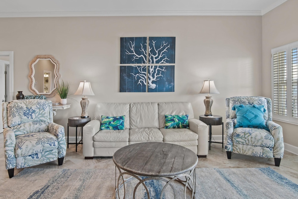 Pavilion Palms 203c