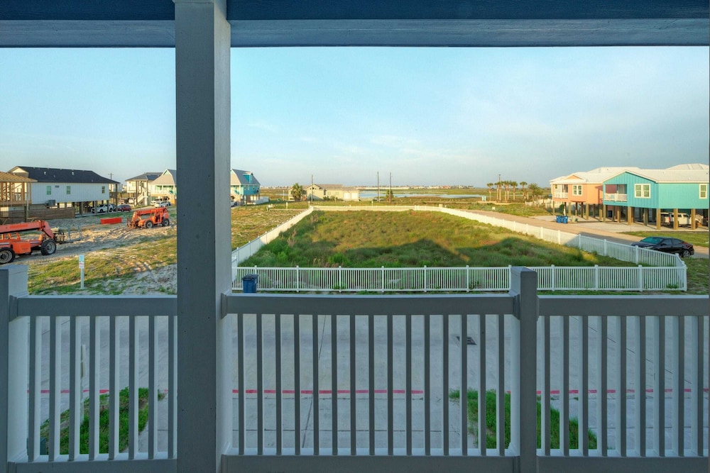 Salty Texan by Avantstay Central Location, Views