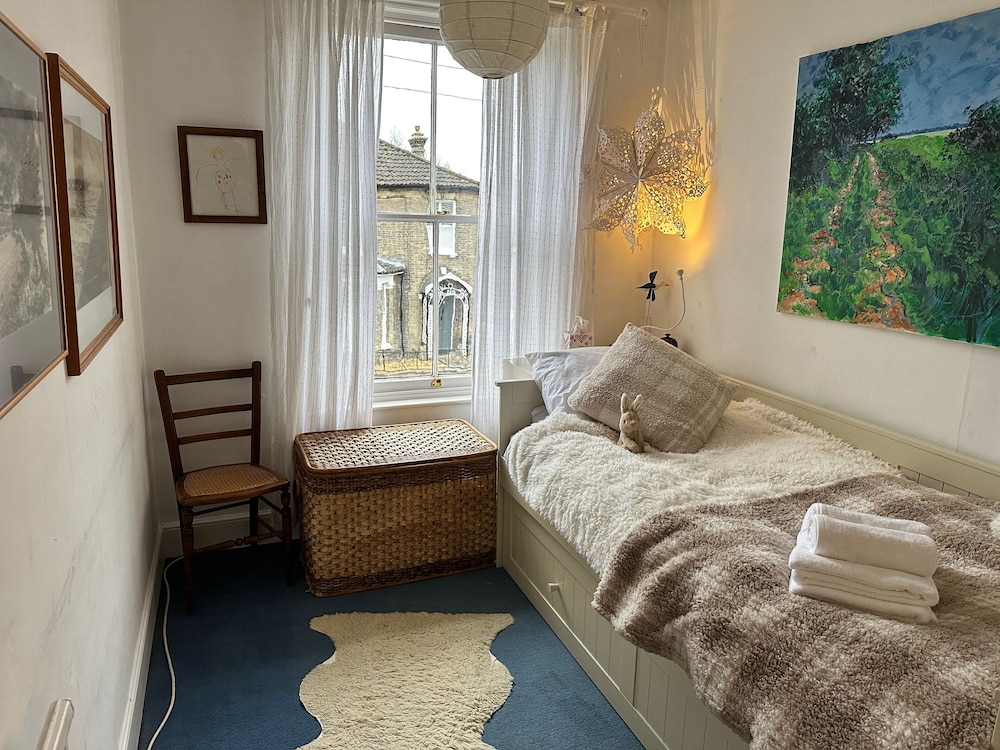 3Bd Victorian Townhouse Near Norfolk Broads 4A, 2C