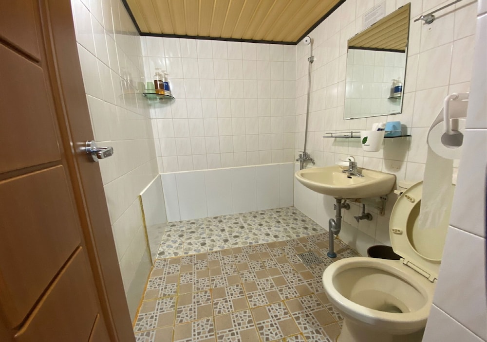 Gudeok Guest House - Hostel