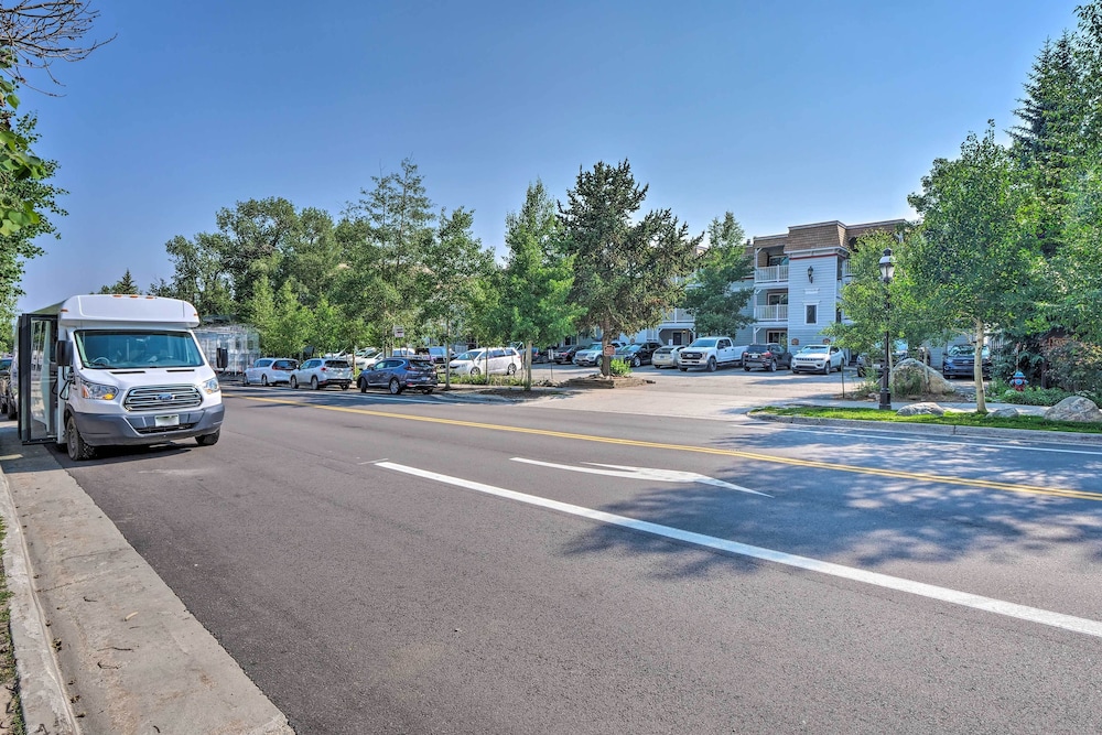 Main St Condo in Tannhauser With Balcony! view 4