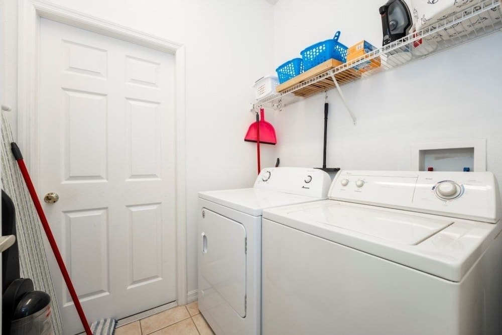 Calabay Comfort - 4br Pool & Spa Near Disney 4 Bedroom Villa
