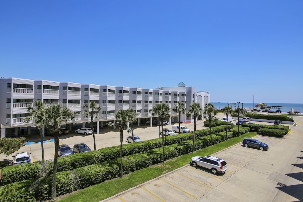 Casa Del Mar Beach Suites by AB Sea Resorts