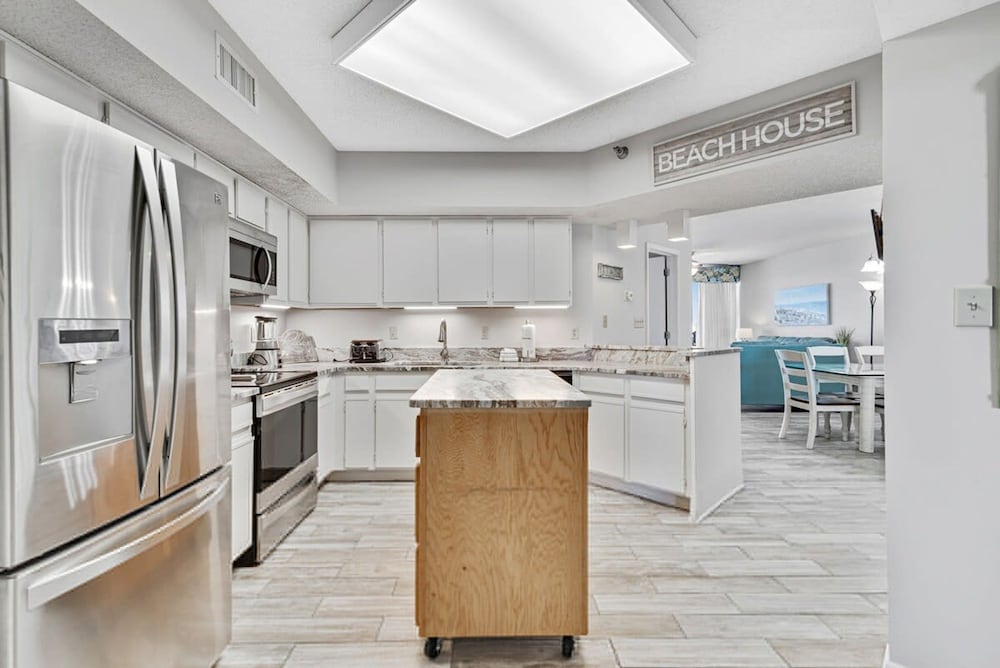 Windward Pointe 804- Sleeps 10 Beachfront Resort Amenities view 2