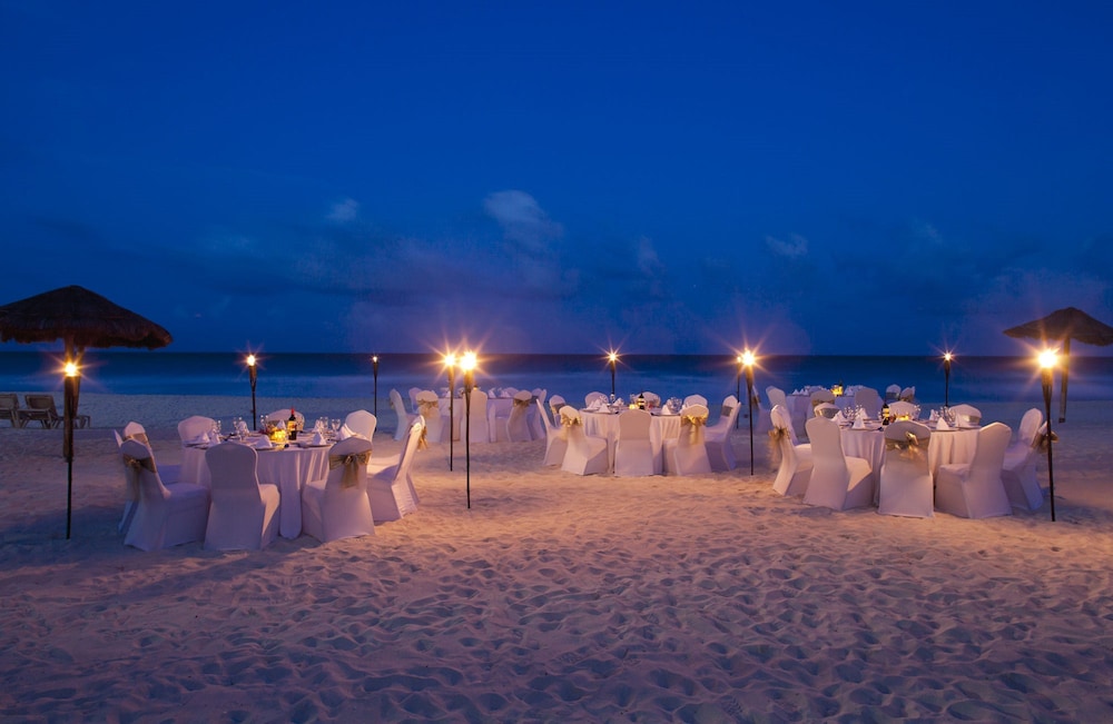 Emporio Cancun Optional All Inclusive
