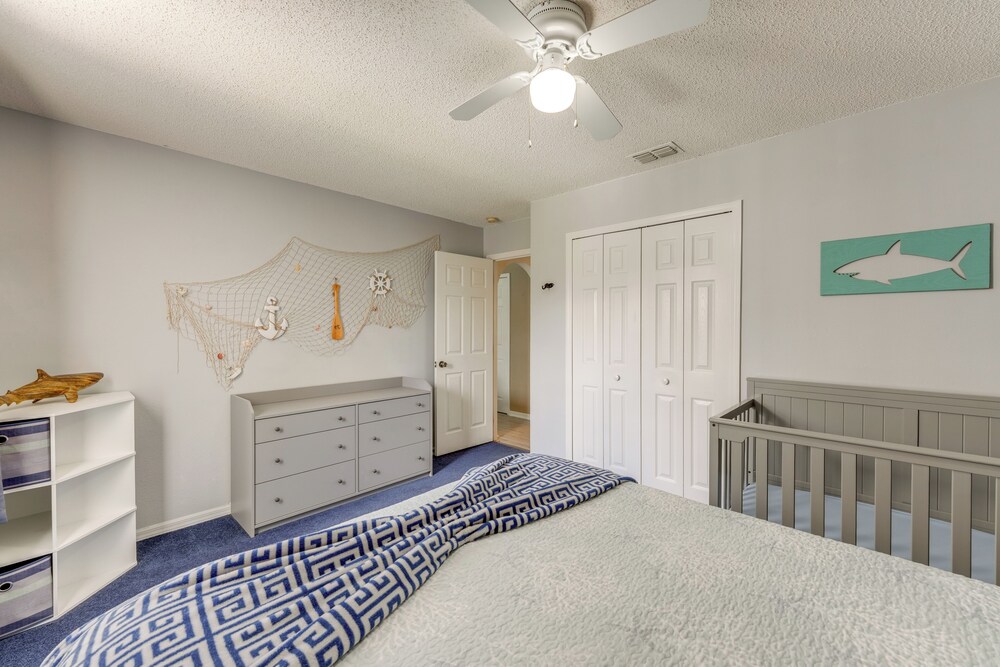 Swim, Golf & Explore: Family Gem in Davenport!