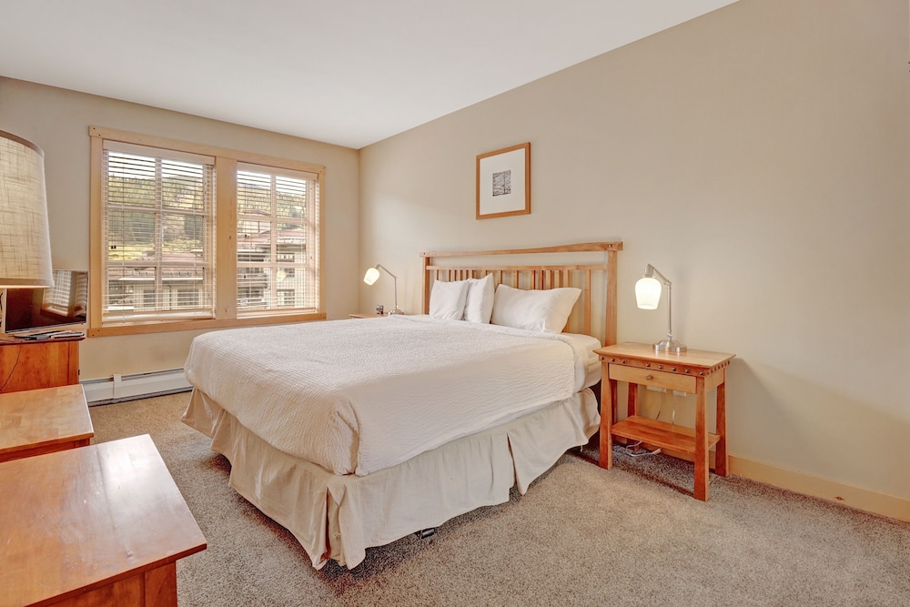 Pp605 Passage Point 3 Bedroom Condo