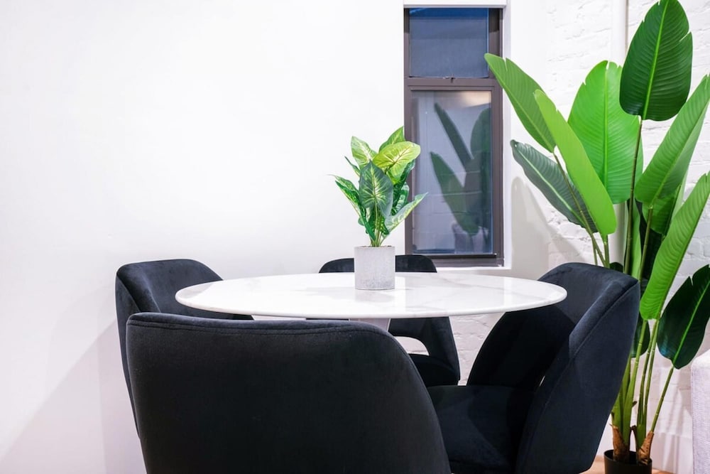 1290-7 New Renovated 2 Bedrooms in UES