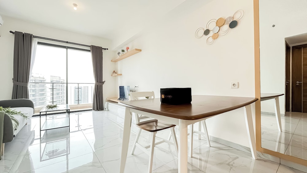 Elegant And Homey 3Br Apartment Sky House Bsd