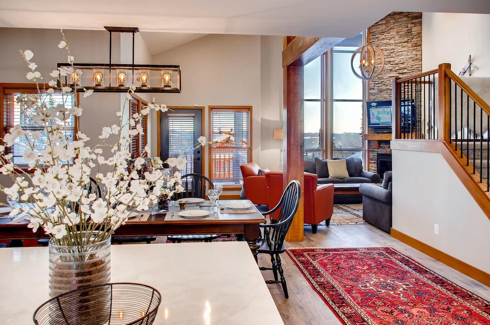 385 Moonshine Crescent by Okanagan Premier