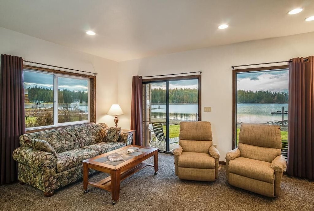 Pend Oreille Shores Resort
