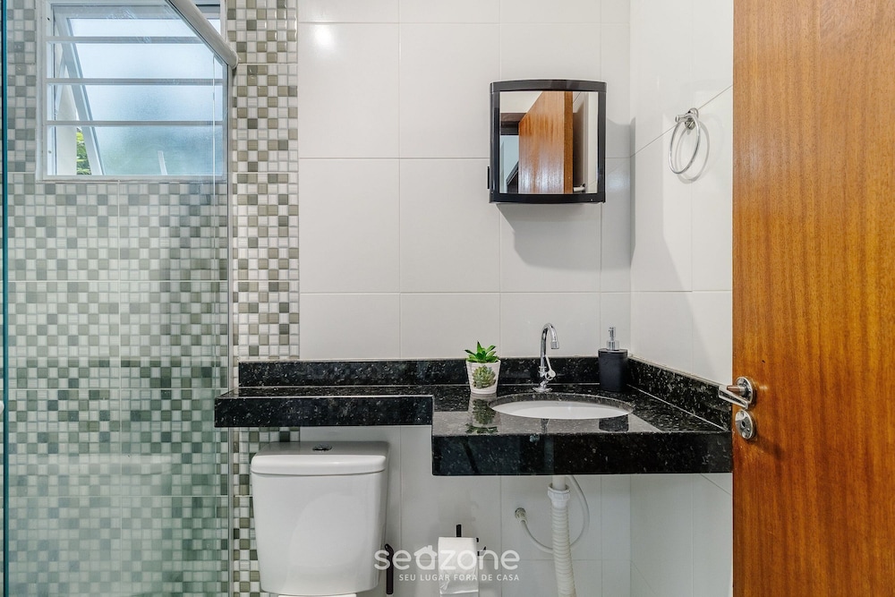 Apt Just Minutes From Lagoa da Conceicao - Sis0005