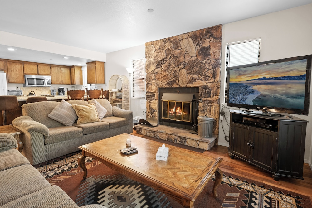Summit X-ross Roads Condo