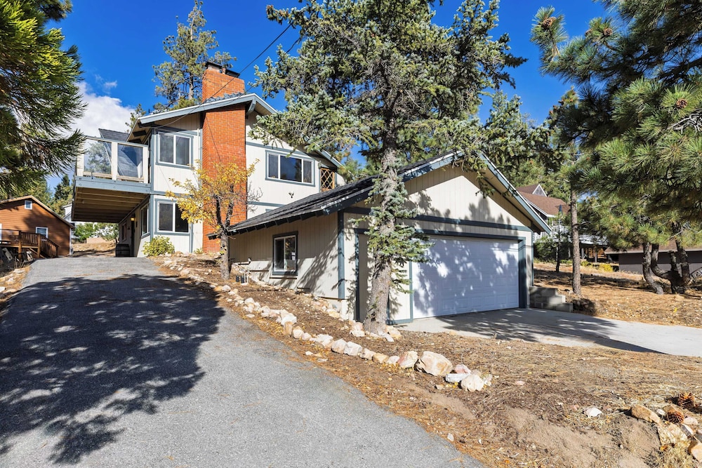 Lakeside in Bearadise by Avantstay Gorgeous Mountain Cabin in Boulder Bay!