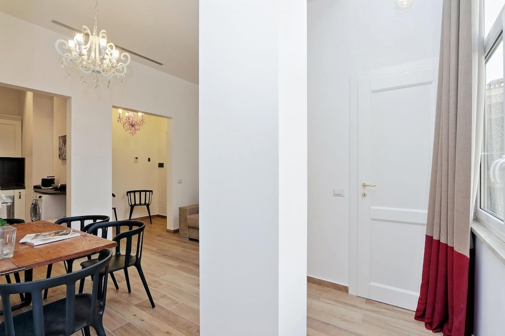 Rm-h501-pale6h3 Monti Apartments - M12