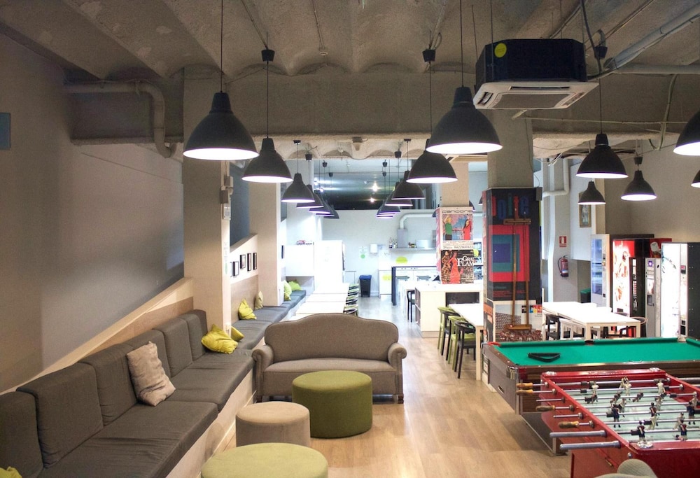 Hola Hostal Eixample - Hostel