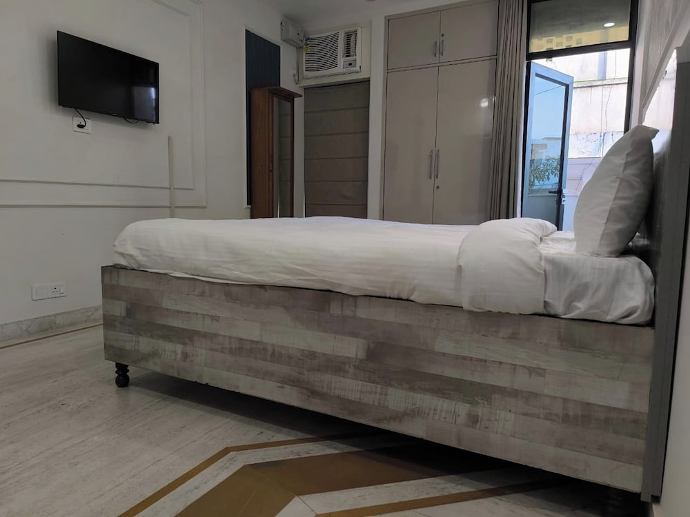 Metrolink Apartment & Suites-Green Park