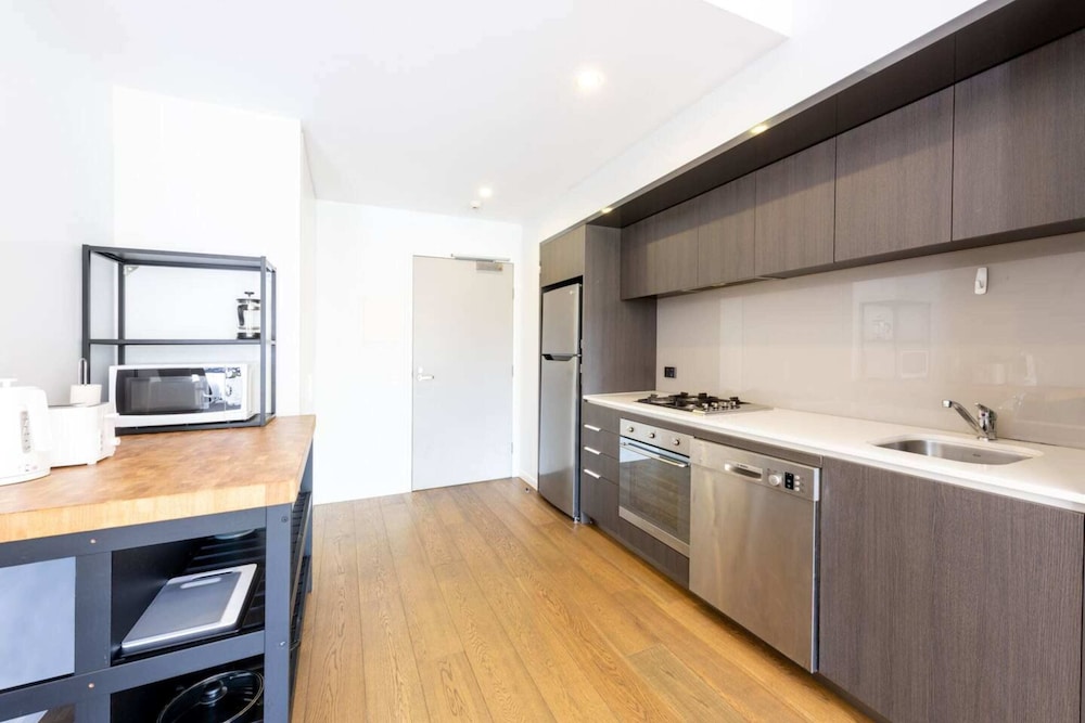 Cozy 1bed Unit in Leafy Carlton - 10 Mins From CBD