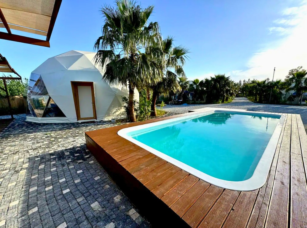 In Out Resort Glamping