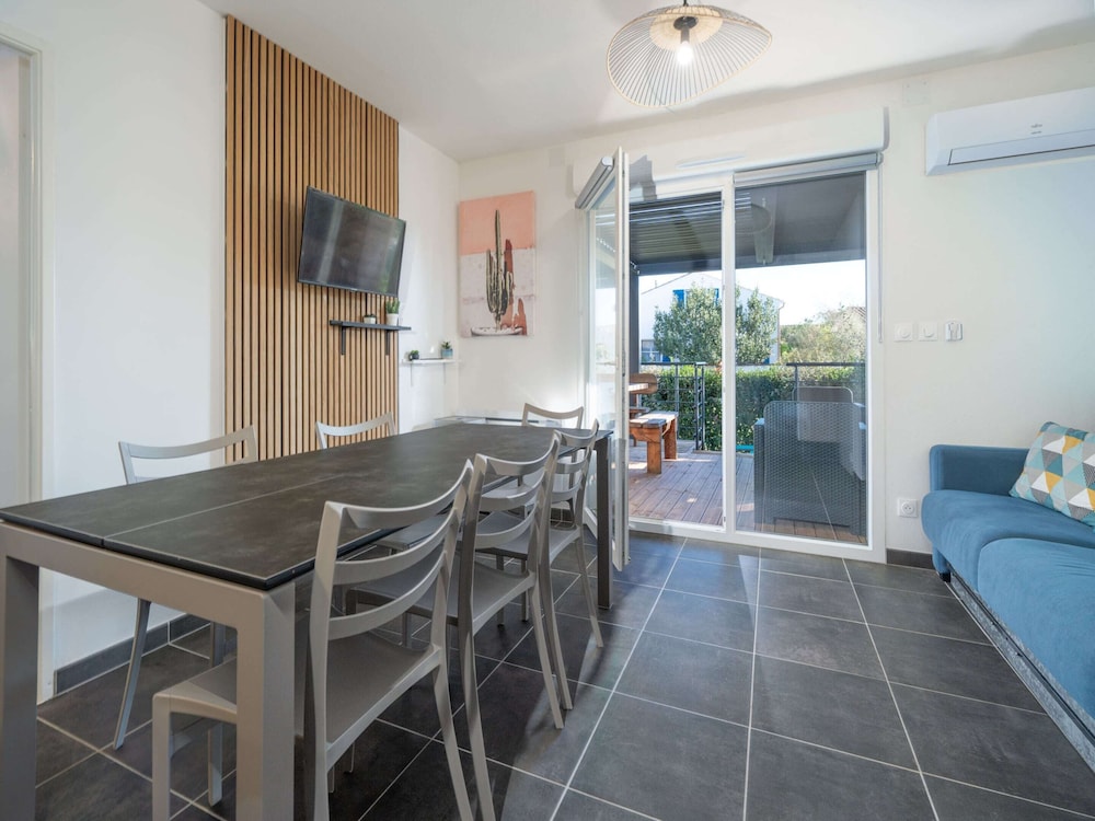 Spacious Villa by Valras Beach