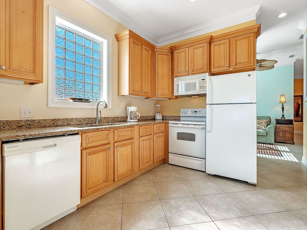 Wit's End by Southern Vacation Rentals view 3