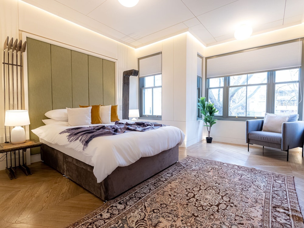 Five Bedroom Near Camden Arts Centre by Bevilla