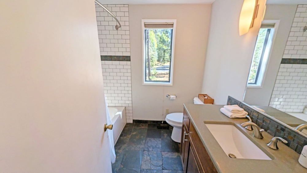 Whistling Swan 8 4 Bedroom Home