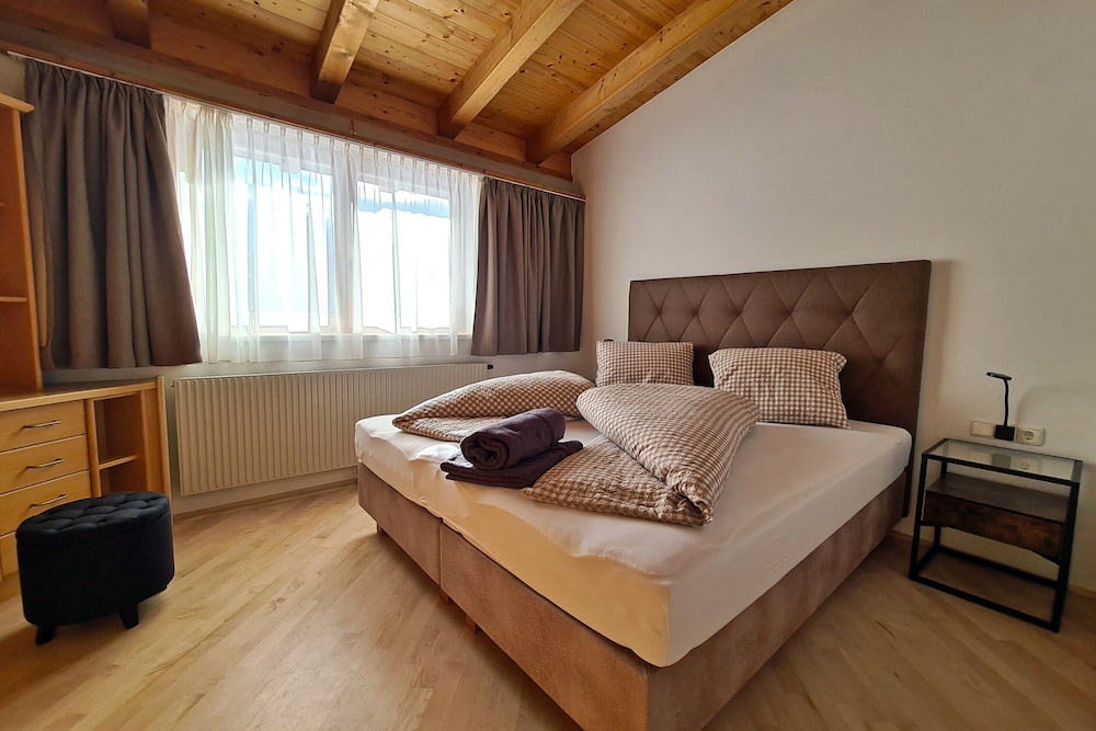 Chalet Leutasch With Ski Trail & Mountain Views