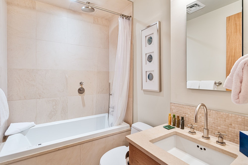 Grand Lodge - Four Bedroom #502 - Ski-in/ski-out 4 Condo