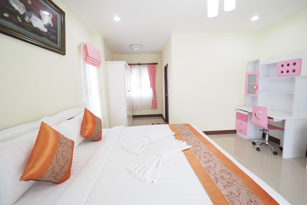 Lana Pool Villa